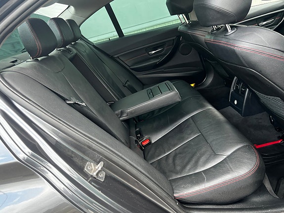 BMW 320d 15 of 22