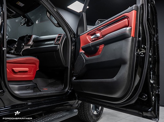 Dodge RAM 1500 29 of 30