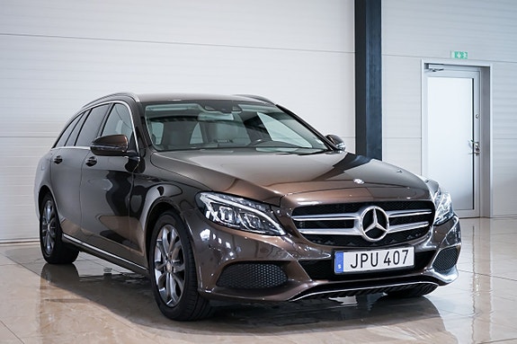 Mercedes-Benz C250 d 2 of 30