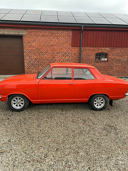 Opel Kadett 2 of 7