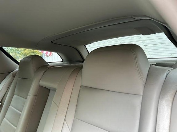 Dodge Magnum 16 of 30