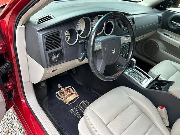Dodge Magnum 22 of 30