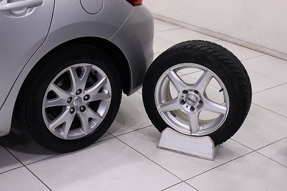 Toyota Auris 26 of 27