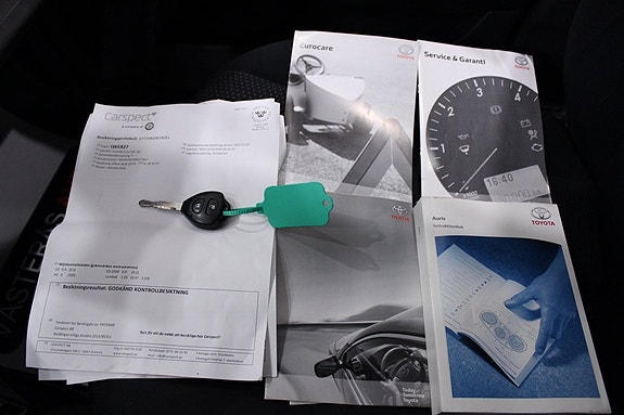 Toyota Auris 24 of 27