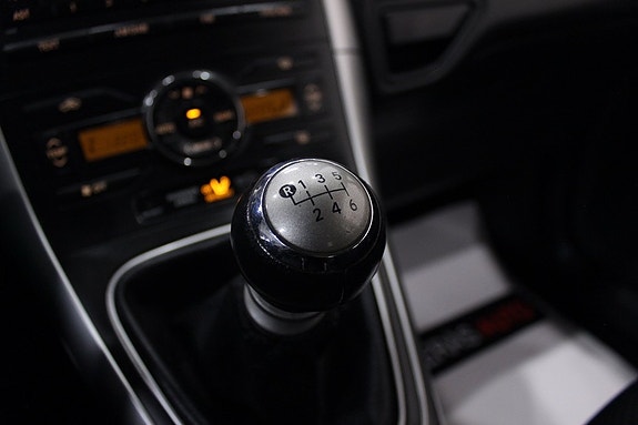 Toyota Auris 21 of 27