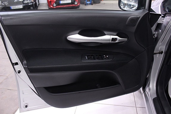 Toyota Auris 27 of 27