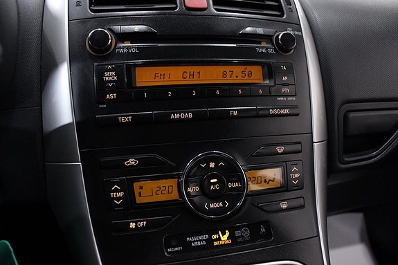 Toyota Auris 20 of 27
