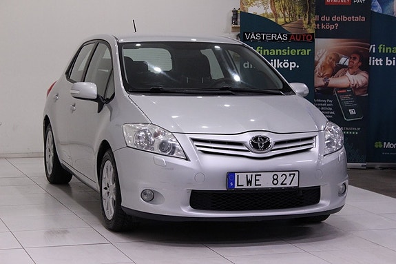 Toyota Auris 4 of 27