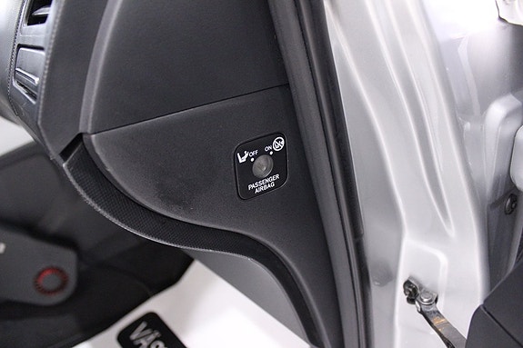 Toyota Auris 15 of 27