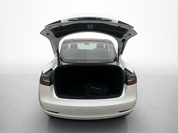 Tesla Model 3 9 of 30