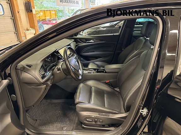 Opel Insignia 9 of 15