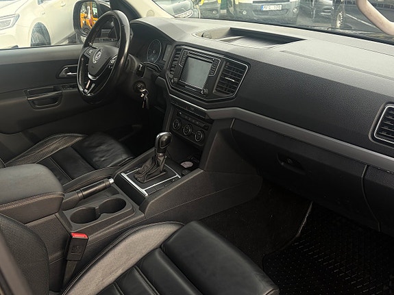 Volkswagen Amarok 2 of 2