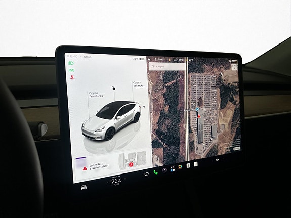 Tesla Model Y 10 of 23