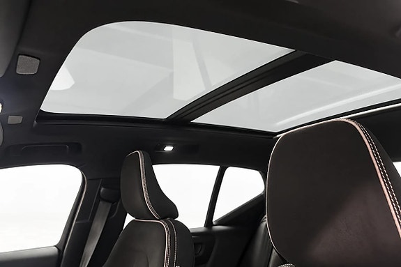 Volvo EX40 13 of 14