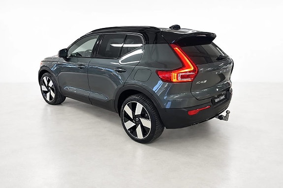 Volvo EX40 4 of 14