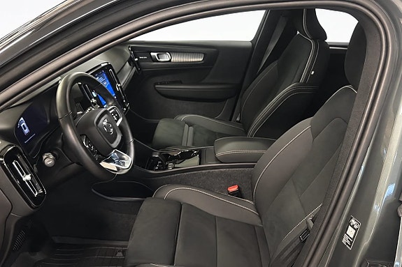 Volvo EX40 7 of 14
