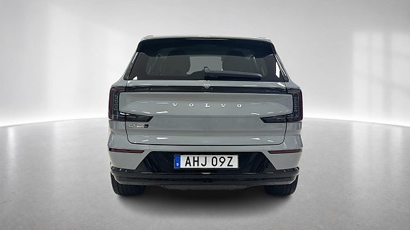 Volvo EX90 8 of 15