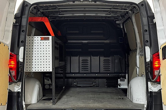 Mercedes-Benz eVito 112 14 of 28