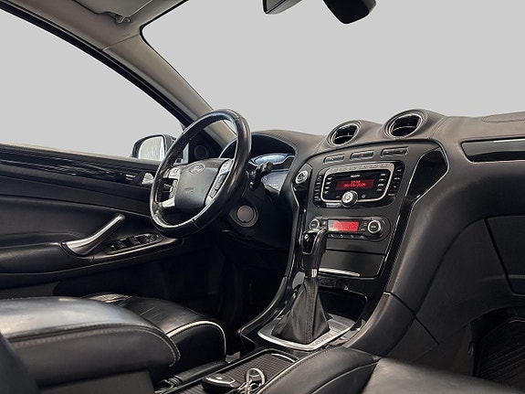 Ford Mondeo 15 of 22