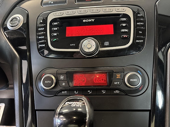 Ford Mondeo 19 of 22