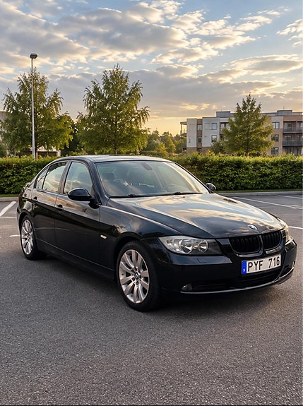 BMW 320d 2 of 5