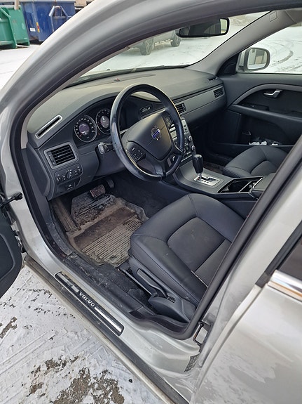Volvo S80 3 of 5