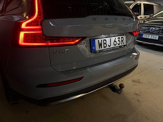 Volvo V60 Cross Country 7 of 19