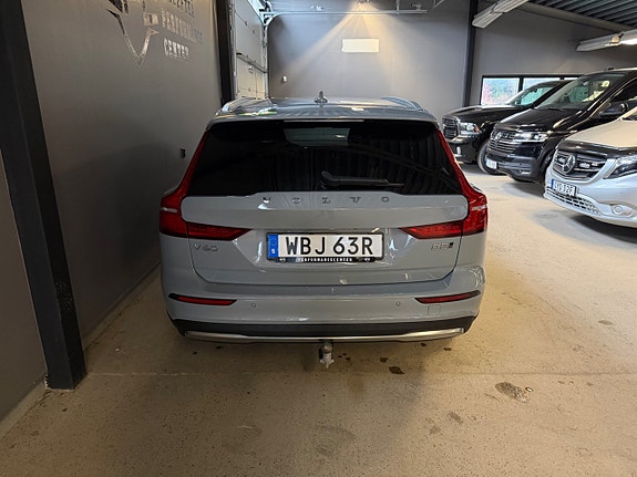 Volvo V60 Cross Country 5 of 19