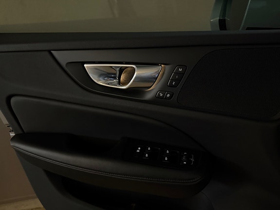 Volvo V60 Cross Country 16 of 19