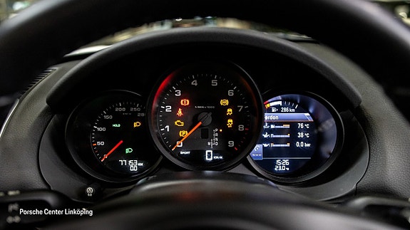 Porsche Boxster 13 of 21