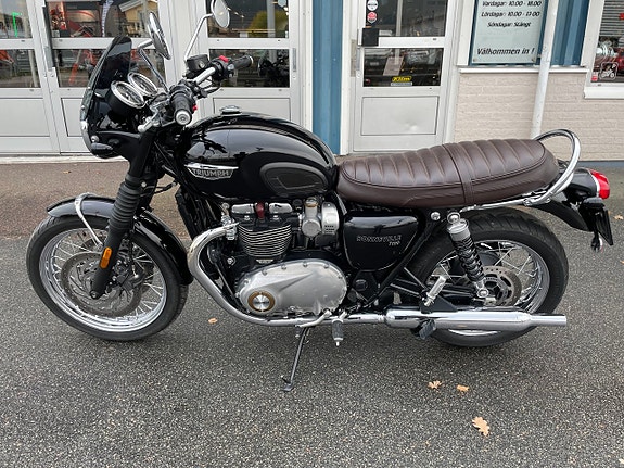 Triumph Bonneville T120 4 of 6