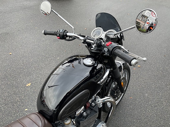 Triumph Bonneville T120 3 of 6