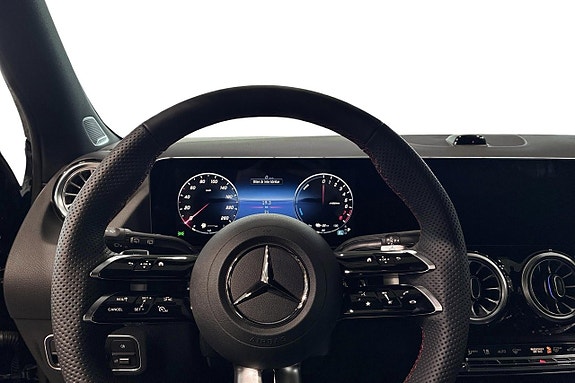 Mercedes-Benz GLA 250 e 7 of 14