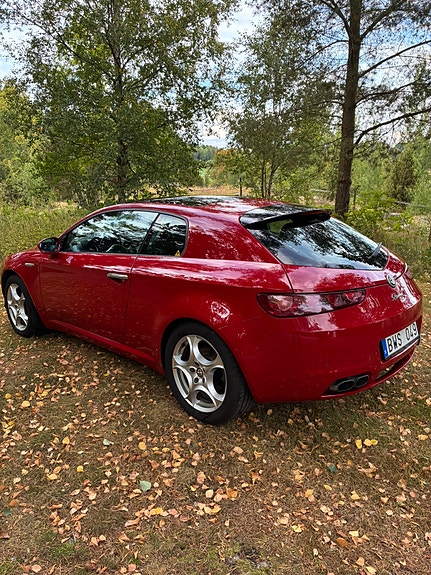 Alfa Romeo Brera 2 of 8