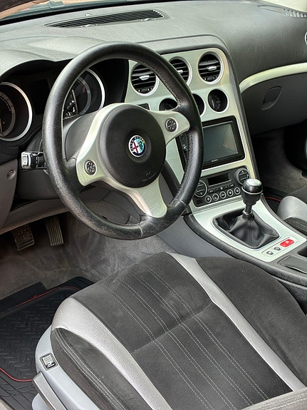 Alfa Romeo Brera 6 of 8