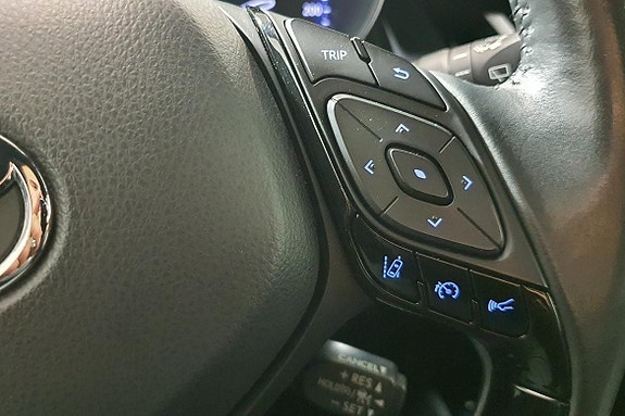 Toyota C-HR 23 of 25