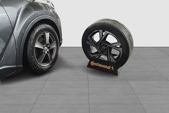 Toyota C-HR 13 of 25