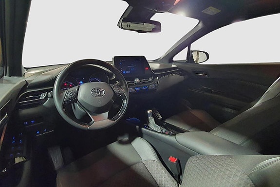 Toyota C-HR 14 of 25