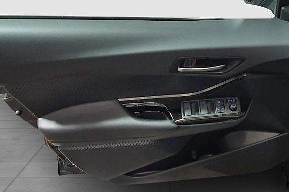 Toyota C-HR 22 of 25