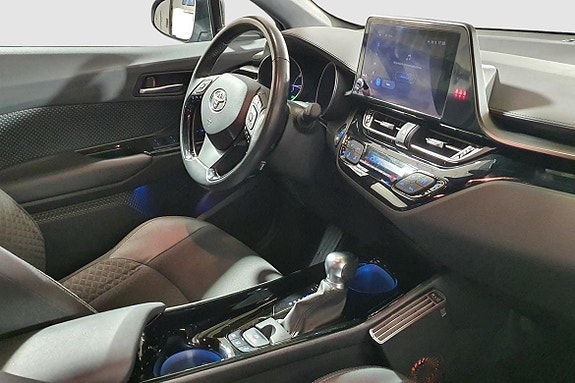 Toyota C-HR 16 of 25
