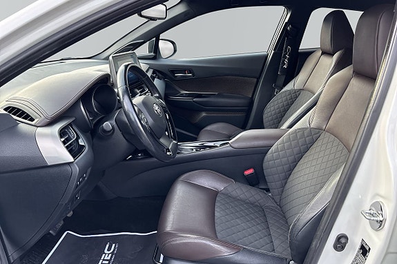 Toyota C-HR 13 of 20
