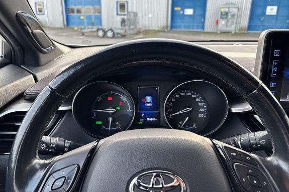 Toyota C-HR 15 of 20