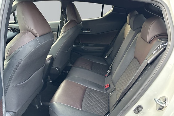 Toyota C-HR 12 of 20