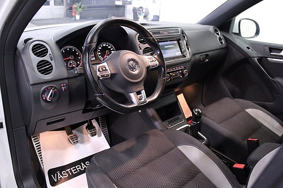 Volkswagen Tiguan 16 of 30