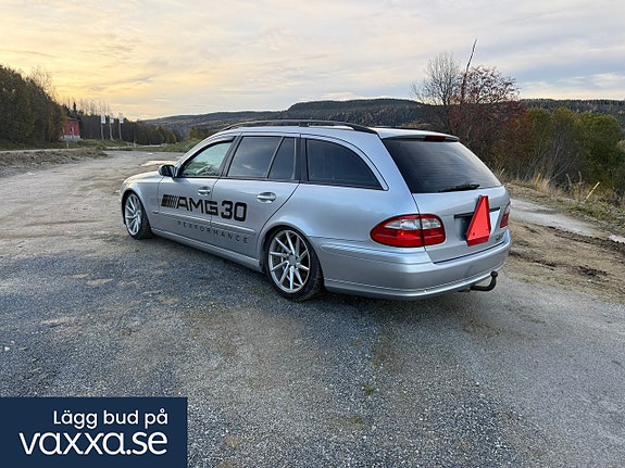 Mercedes-Benz E270 8 of 14