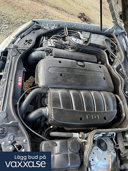 Mercedes-Benz E270 5 of 14