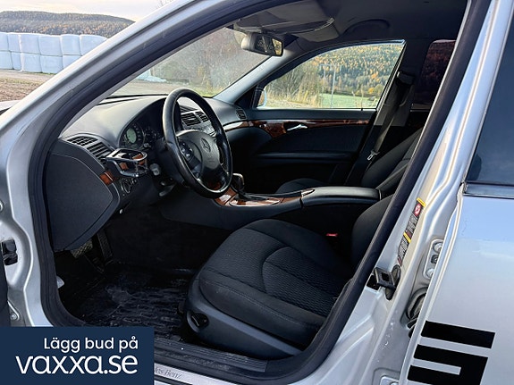 Mercedes-Benz E270 13 of 14