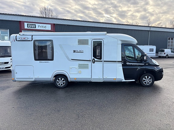 LMC Cruiser T722 Black Selection Queenbed - B-kort - 3500kg - Solcell - Cykelställ - 2 of 24