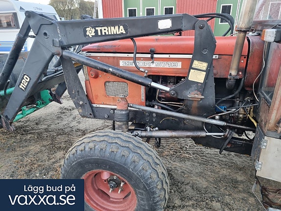 Traktor Zetor 5718 med Frontlastare 25 of 30