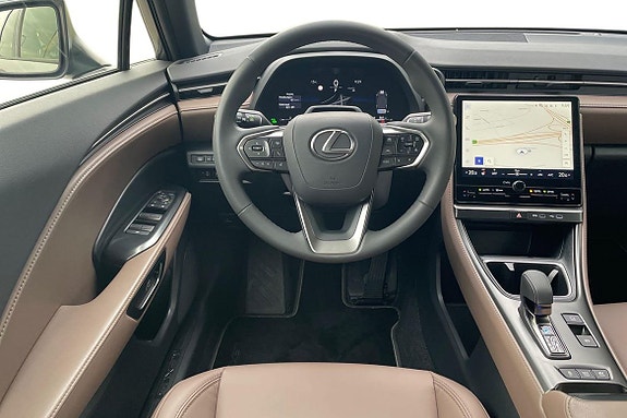 Lexus LBX 9 of 21